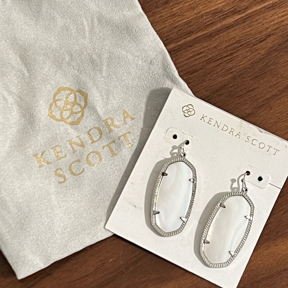 Kendra Scott Silver Elle Drop Earrings in White Mother-of-Pearl - Picture 2 of 8